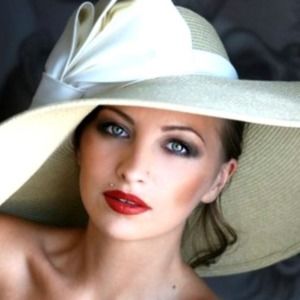 Meet your Posher, Lucy